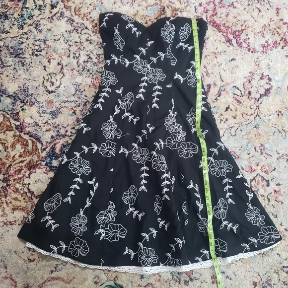 White House Black Market Strapless Cotton Embroidered Summer Dress Size 6 - Picture 13 of 14